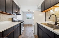 633 Dulles Road, Des Plaines, IL 60016