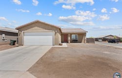 511 Quail Ct, Imperial, CA 92251
