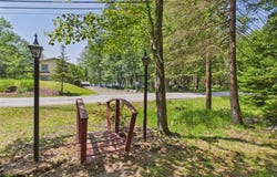 105 Buffalo Trail, Pocono Lake, PA 18347