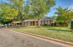 405 E Granite Street, Llano, TX 78643-0000