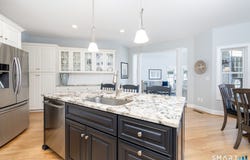 8 Billingsgate Drive, Simsbury, CT 06070