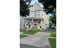 31 Demott ave, Clifton City, NJ 07011-2710