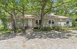 1133 E 318th Road, Flemington, MO 65650