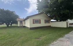944 S WAGGONER STREET, Electra, TX 76360