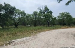 111 Deer Run Cir, George West, TX 78022
