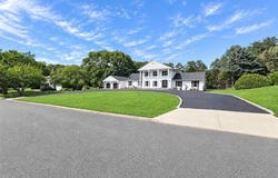 19 Victoria Lane, Manorville, NY 11949