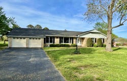 4627 PINEWOOD Lane, Metropolis, IL 62960