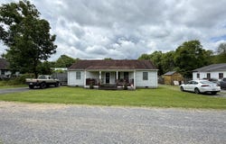 284 Lewis St, Rupert, WV 25984