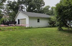 390 Mortimer, Barry, IL 62312