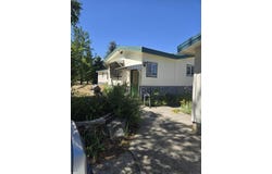11512 E Bridges Rd, Elk, WA 99009