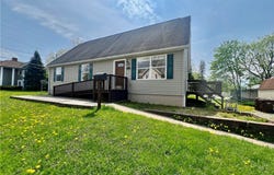 402 W Poplar Street, Grove City Boro, PA 16127