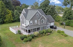 9 Prospect Lane, Portsmouth, RI 02871