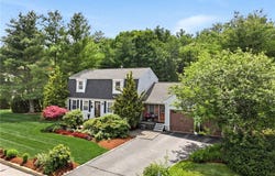 8 Pineridge Drive, Smithfield, RI 02917