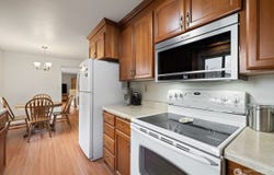 1127 12th Avenue SE, Puyallup, WA 98372