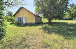 700 SW 3rd Street, Hubbard, TX 76648