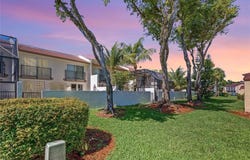 10235 NW 46th St, Doral, FL 33178