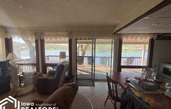 1035 Lakeshore Drive, Brooklyn, IA 52211