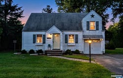 25 Stanley Court, North Haledon, NJ 07508
