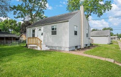 225 N Oakland Avenue, Mishawaka, IN 46544-4010