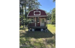 41 Middle Road, Hortense, GA 31543
