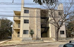 1013 Chestnut ST, San Marcos, TX 78666