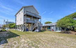 114 Seahorse Avenue, Surf City, NC 28445