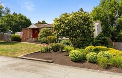 15 Freedom Drive, Cranston, RI 02920