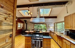 71010 E MCFARLAND Rd, Rhododendron, OR 97049