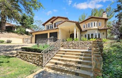 574 Camillo Road, Sierra Madre, CA 91024