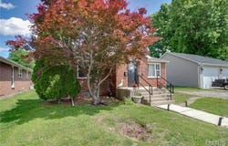 315 Doerr Street, Roxana, IL 62084
