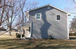 2021 Radcliffe Dr, Aurora, IL 60506