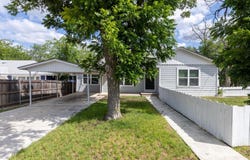 1445 Hillview Ave, New Braunfels, TX 78130