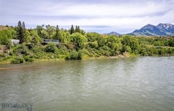 1005 E River Road, Emigrant, MT 59027