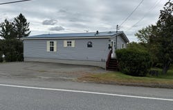 75 Grove Street, Dexter, ME 04930