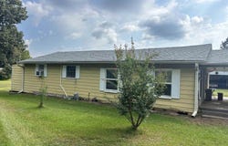 306 Doris St., Queen City, TX 75572