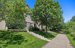 1068 Hillvale Avenue N, Oakdale, MN 55128
