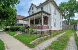 910 S 5TH Street, Pekin, IL 61554