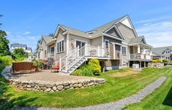 17 Fox Hill Lane, Dracut, MA 01826