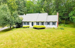 25 Lakeshore Dr, Sterling, MA 01564