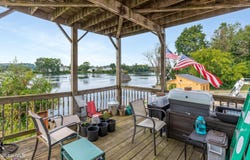 811 1st Avenue, Troy, NY 12182