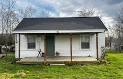 86 E Hickory Street, Fair Grove, MO 65648