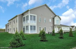 55 Wardley Circle, Colonie, NY 12047