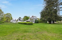 27 Greenway Drive, Falmouth, ME 04105