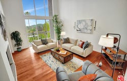 4747 Abargo St, Woodland Hills, CA 91364