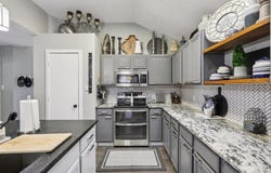 834 Ponselle Drive, Arlington, TX 76001