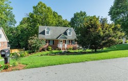 6711 Fairwood Court, Clemmons, NC 27012