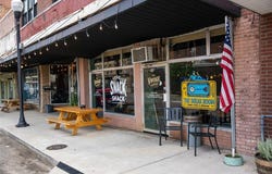33 North Main Street, Paris, TX 75460
