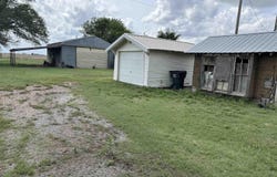 406 S Main St, Haviland, KS 67059