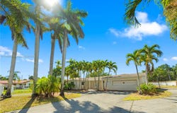 8920 SW 142nd St, Unincorporated Dade, FL 33176