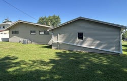 10 W Olive Street, Marshalltown, IA 50158